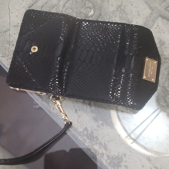 michael Kors Black Snake Skin Wristlet - Picture 5 of 6